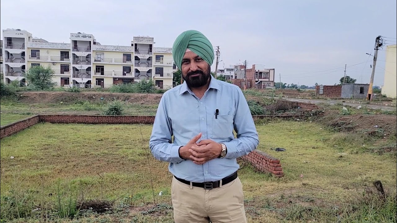 Hot Deal 200sqyd Corner and East Facing Plot @25000 Near Amayra City Center in Kharar(Mohali)