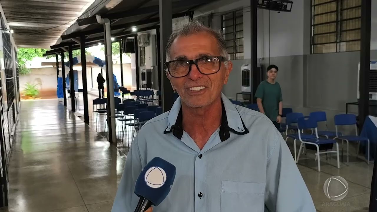 ESCOLA REALIZA SOLENIDADE DE ABERTURA DO ANO LETIVO  E ENTREGA DE UNIFORMES EM SANTA RITA