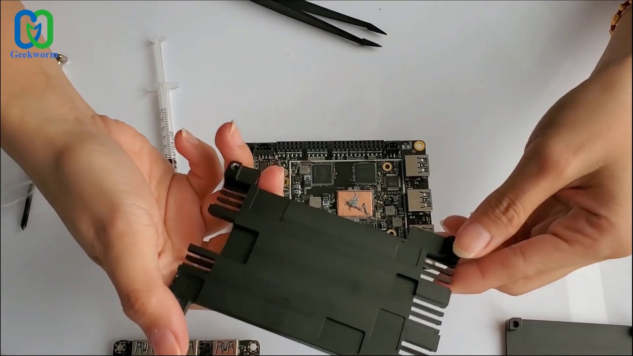 How to install Geekworm LattePanda Alpha & Delta Board Aluminum Alloy Armor Case ?
