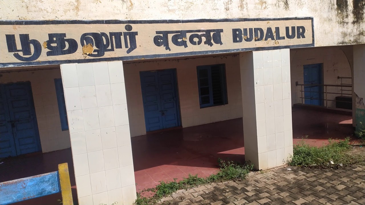🚂🚂Cholan express arriving 🏁BUDALUR railway station🏁