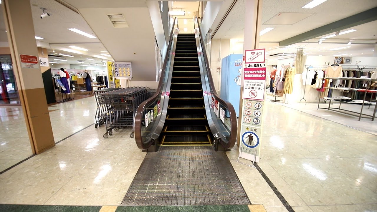 【日立製】イオン加古川店　昇りエスカレーター
