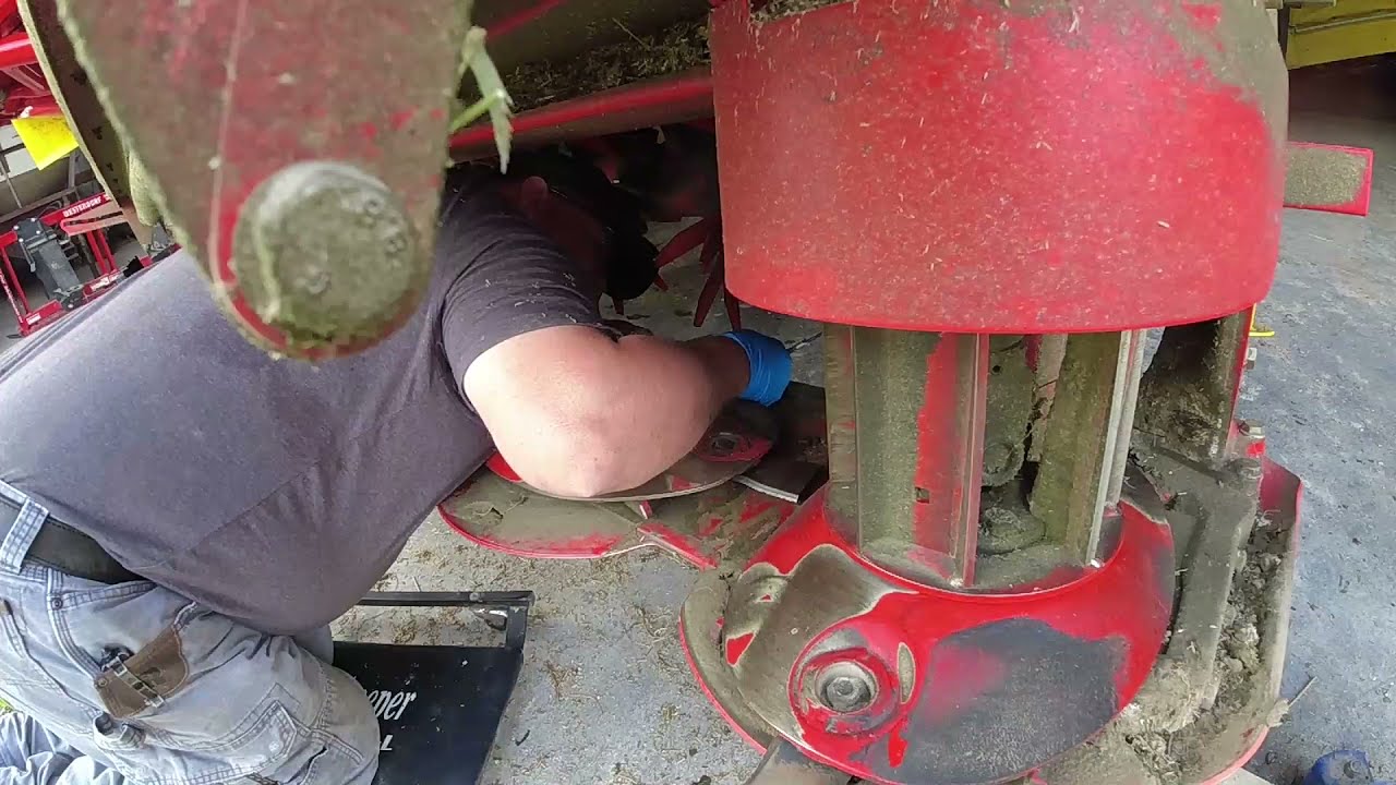 Servicing Pottinger Mower