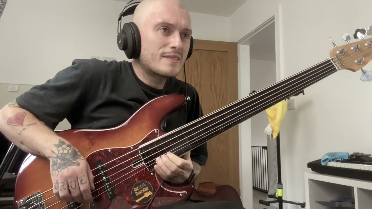Fretless Fusion Bass Solo (Sire V7)