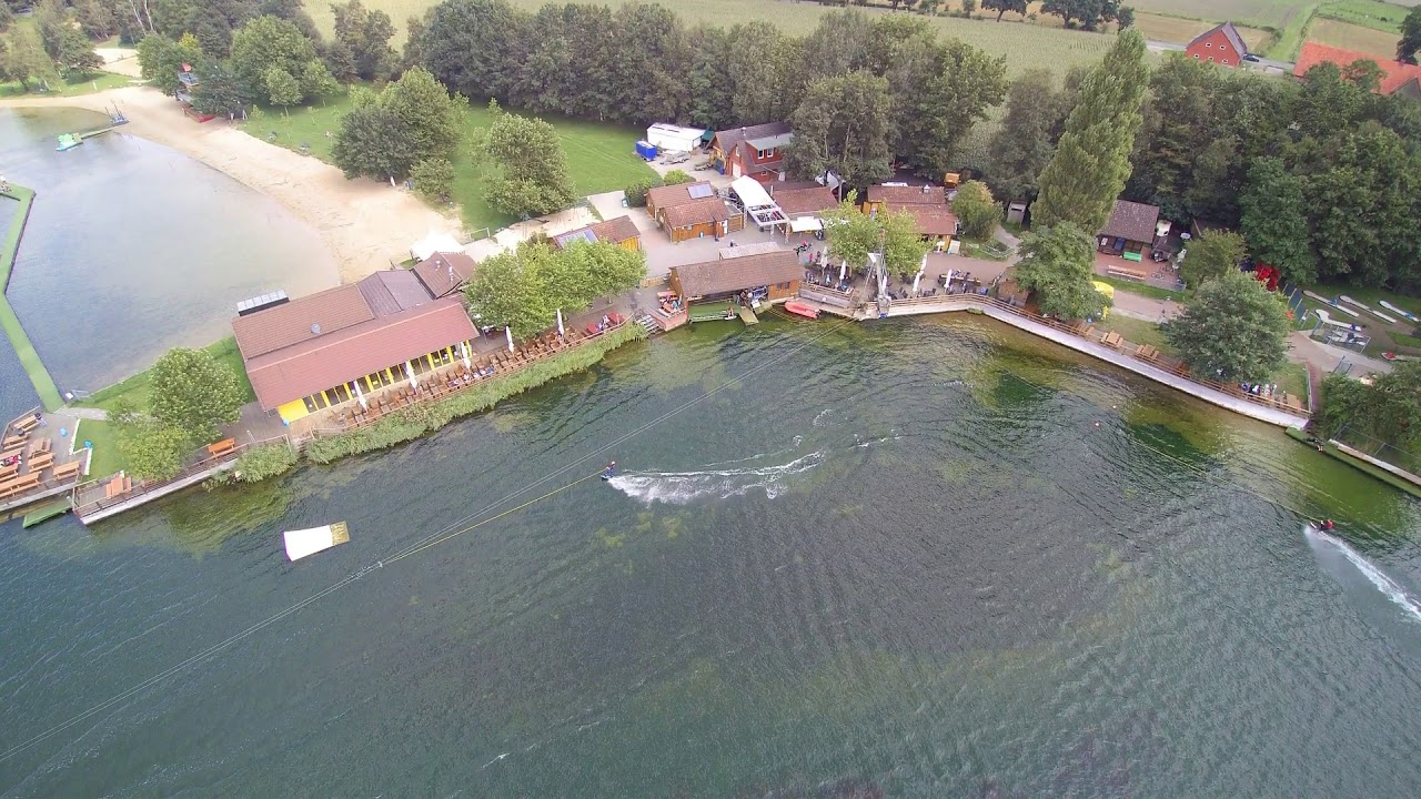 Wasserski in der Strandarena am Alfsee