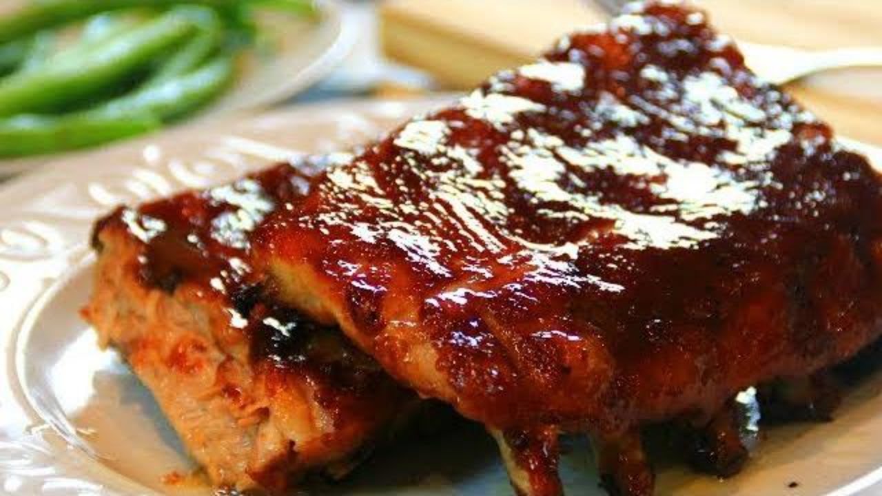 Вкусные свиные ребрышки, запеченные в духовке, которые легко отделяются от костей