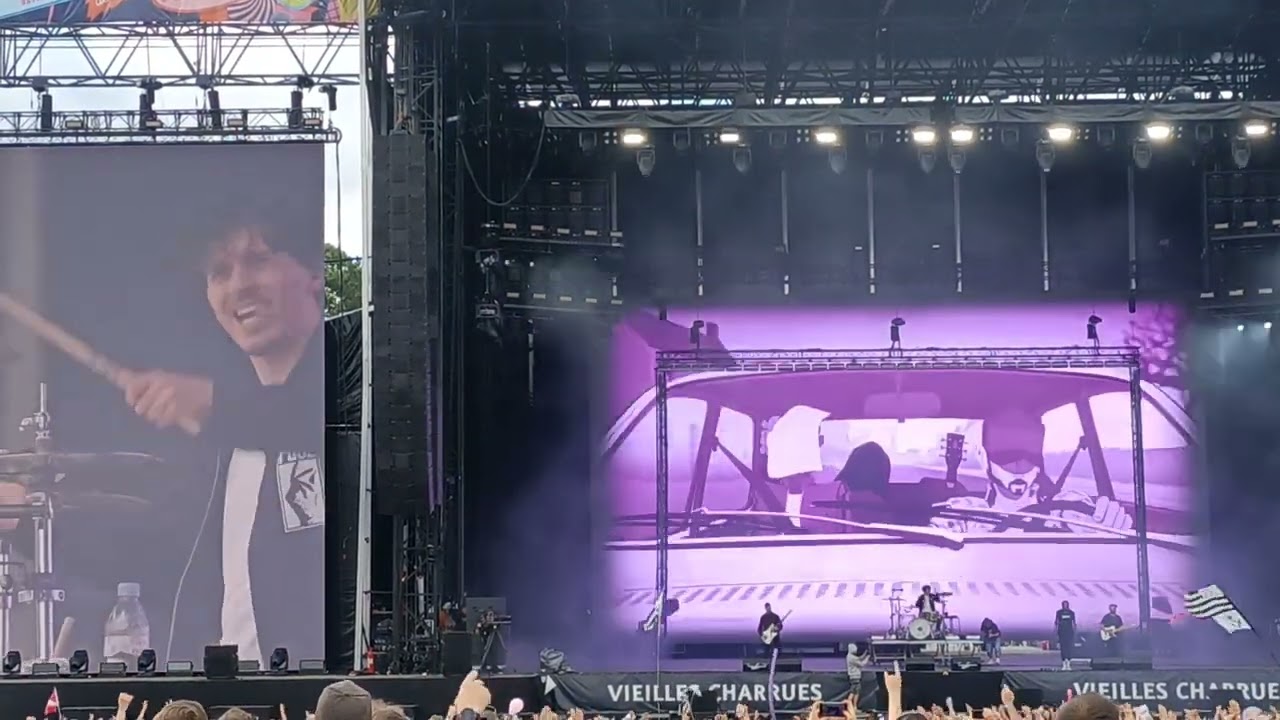 Skip The Use - Nameless World - Live at Festival les Vieilles Charrues (Carhaix) - 17 07 23