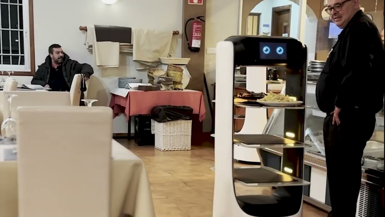 Robot camarero Delibot
