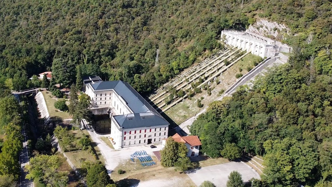 Lago di Barcis e storia delle centrali idroelettriche del torrente Cellina.