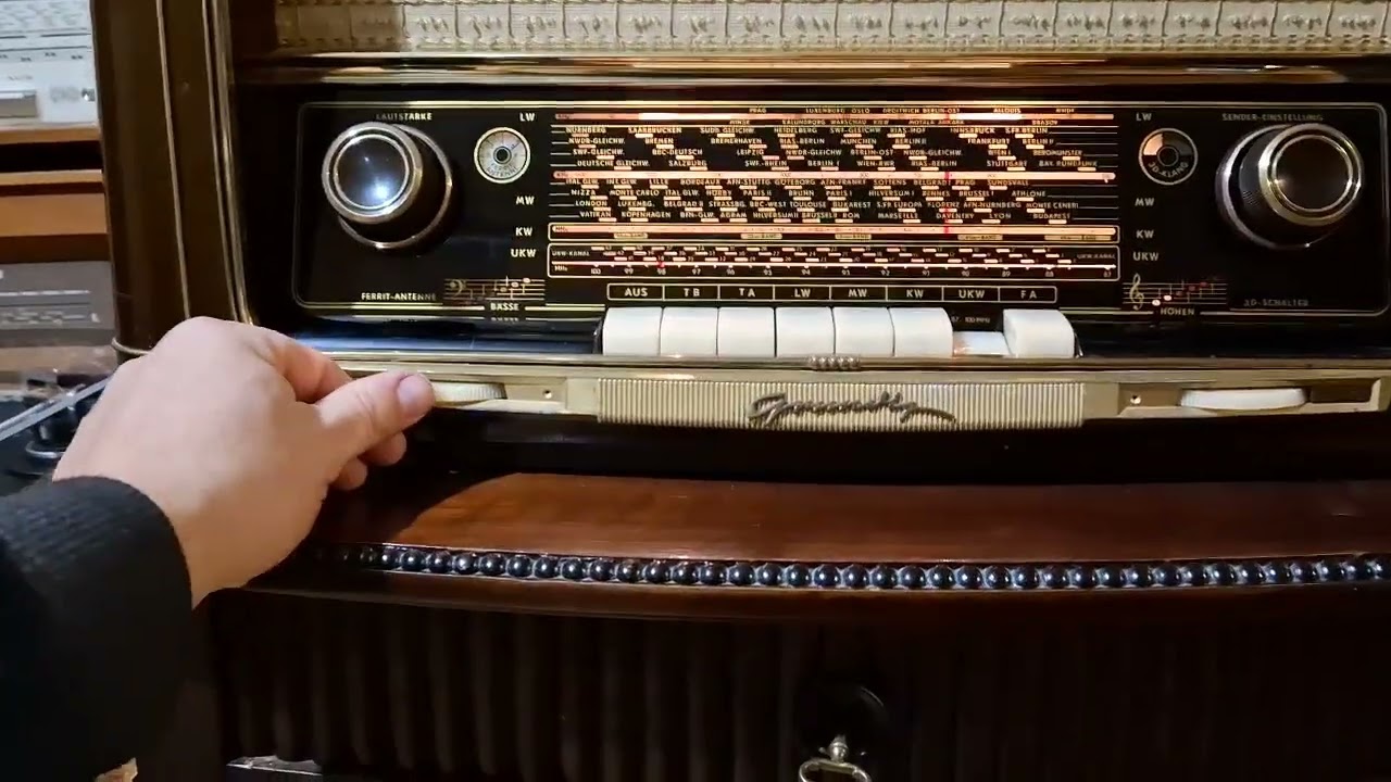 GRUNDIG 3035  3D KLANG