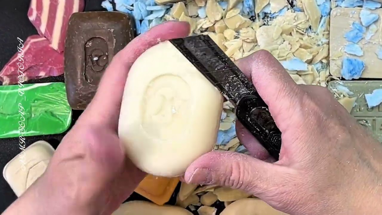 I love cutting soap and its crunch 🩷🧽❤️🫧🩷🧼❤️