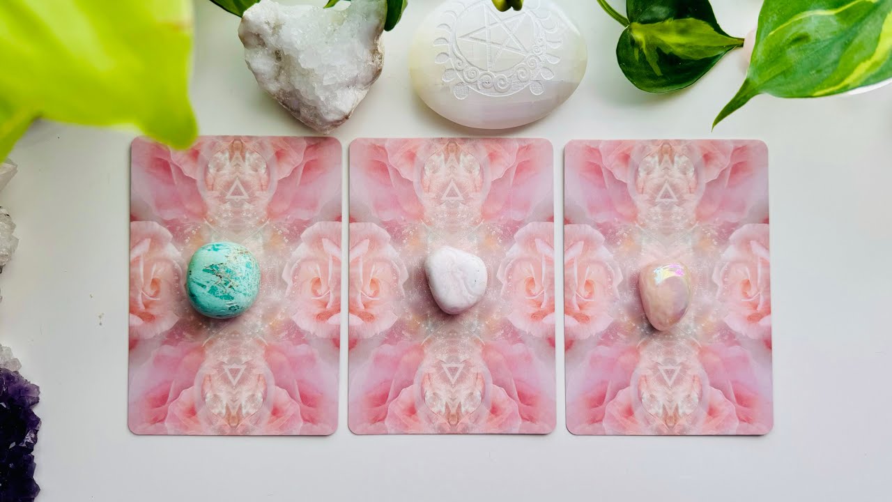Who is coming towards you in LOVE? 🔮💕🧐🌏❤️😍💌 Pick a Card Reading 💌😍❤️🌏🧐💕🔮