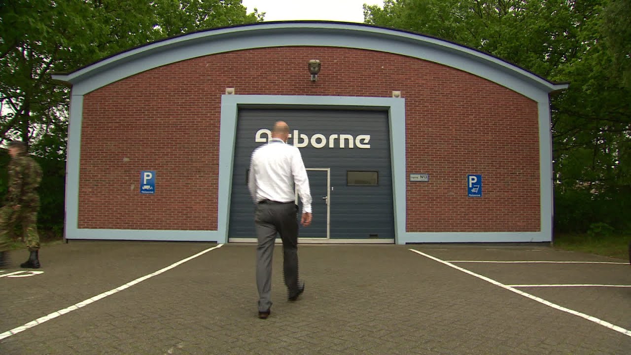 Airborne International verricht onderhoud aan composieten op vliegbasis Woensdrecht, vanaf 2019 o...