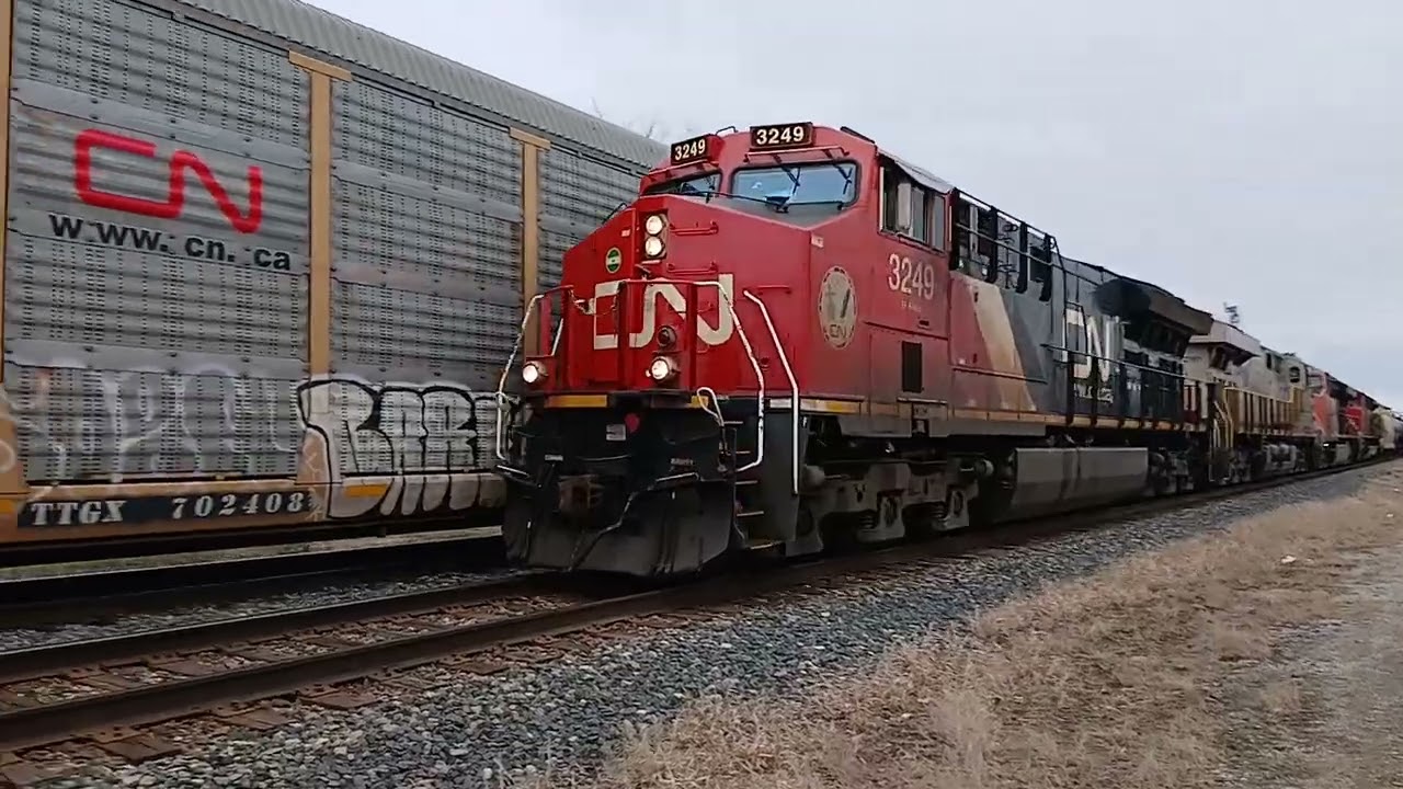 TrainVideo Of A PHONE View With A CN U713 WB Train In The Emmett Michigan, USA Area By Gabriel