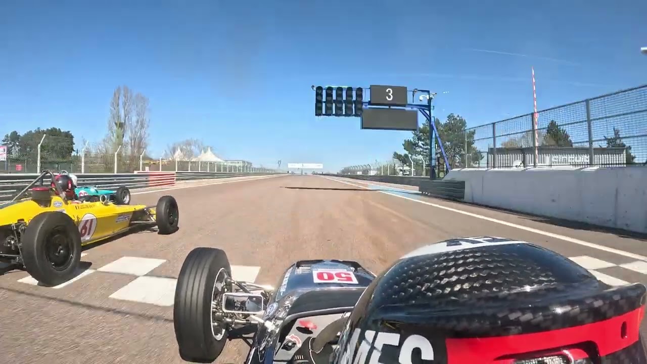 formule ford DIJON 2025 course 2 fin bagarre pour la troisième place