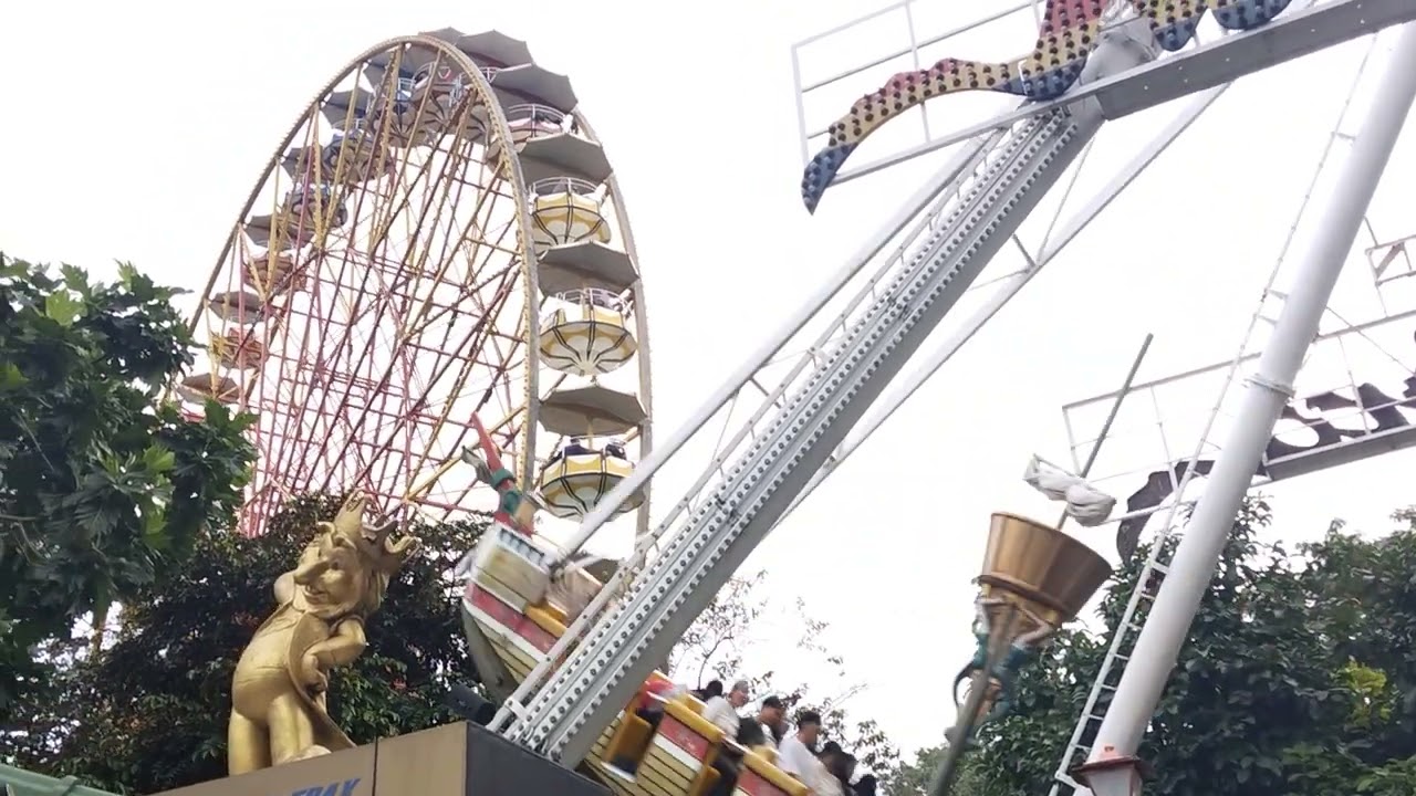 Ayah Ezra Naik Wahana Kora Kora di Dufan 