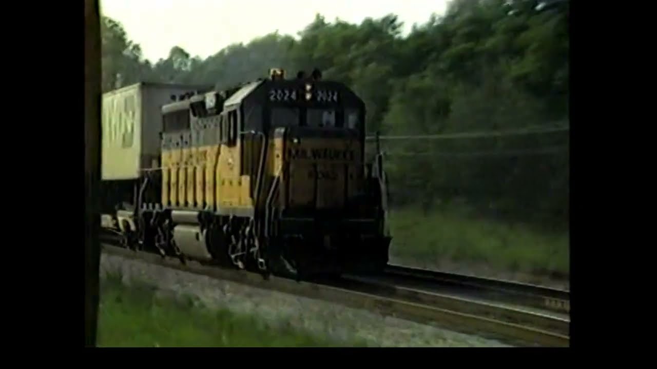FUN IN THE SUMMER! WISCONSIN DELLS JUNE 1983! MILWAUKEE ROAD SPRINT TRAINS! AMTRAK EMPIRE BUILDER!