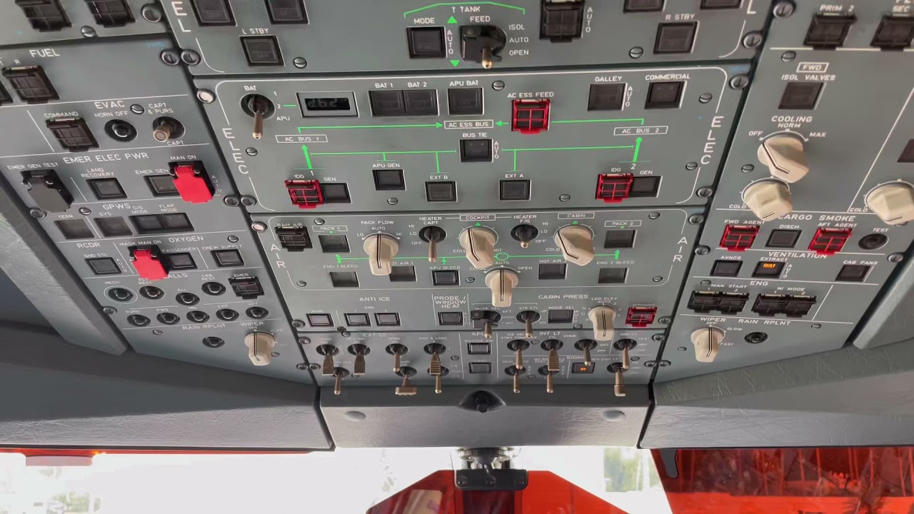 Airbus A330-300 startup of APU