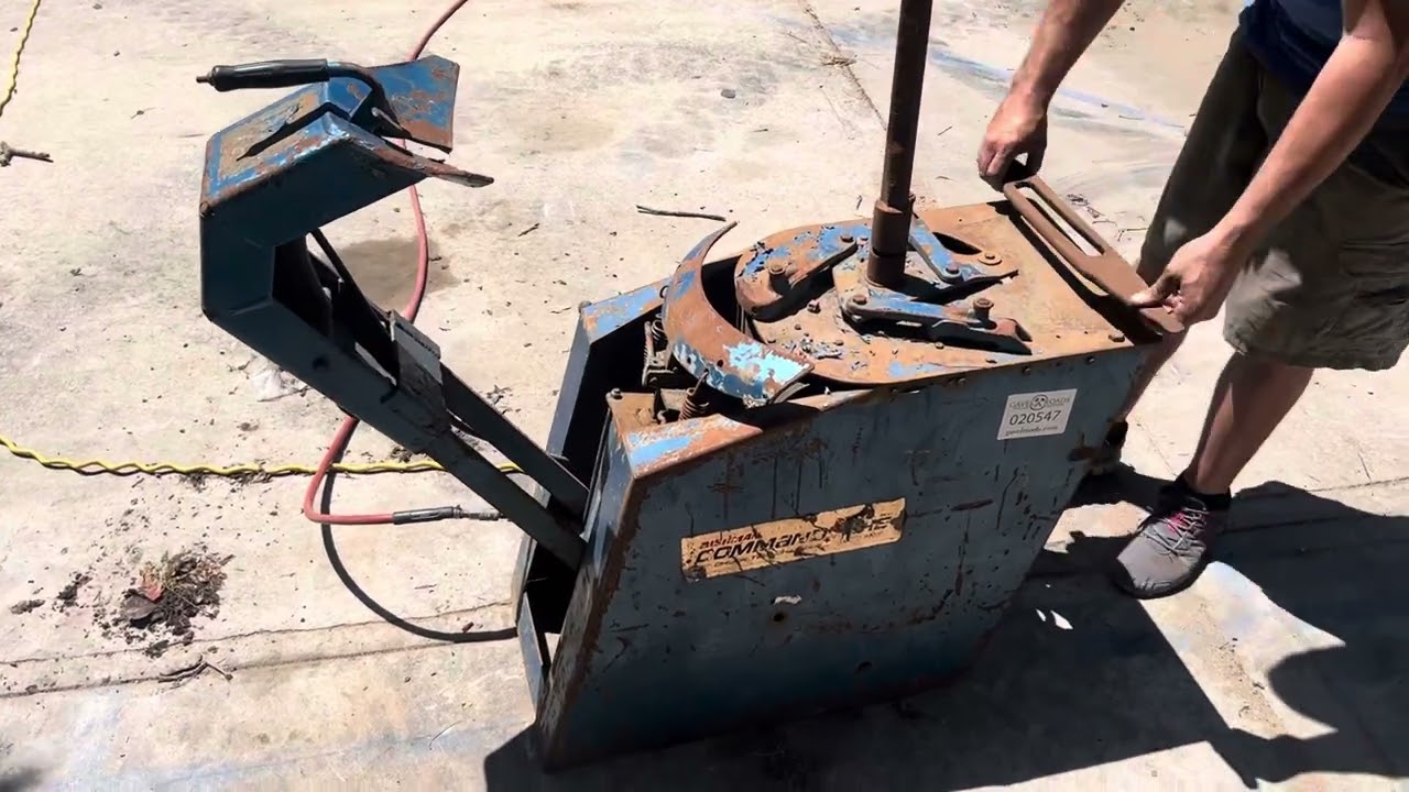 Bishman Command Aire Tire Changer - Lot 20547