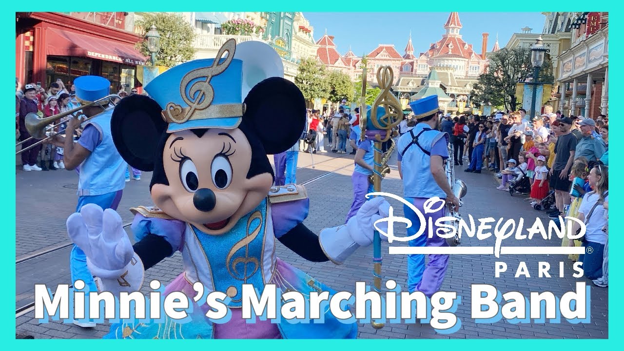 Disneyland Paris: Minnie’s Marching Band - Disney Music Festival (Video 1)!!!