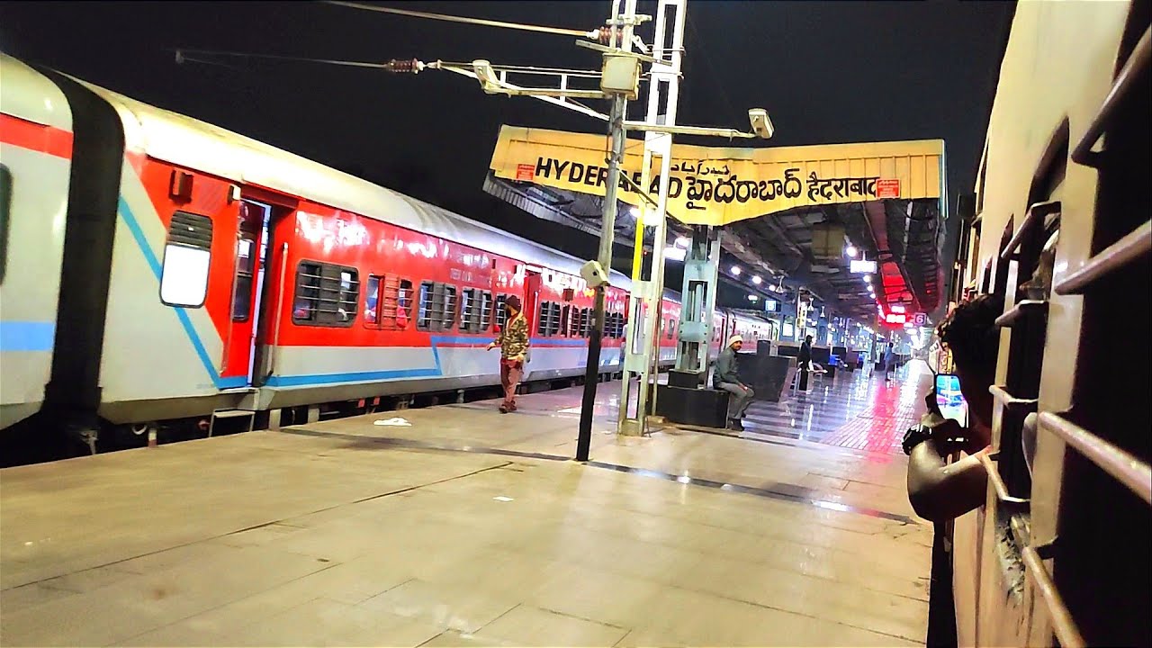 Mumbai Hyderabad Express Train Arrival Hyderabad Deccan Nampally Railway Station HYB | हैदराबाद