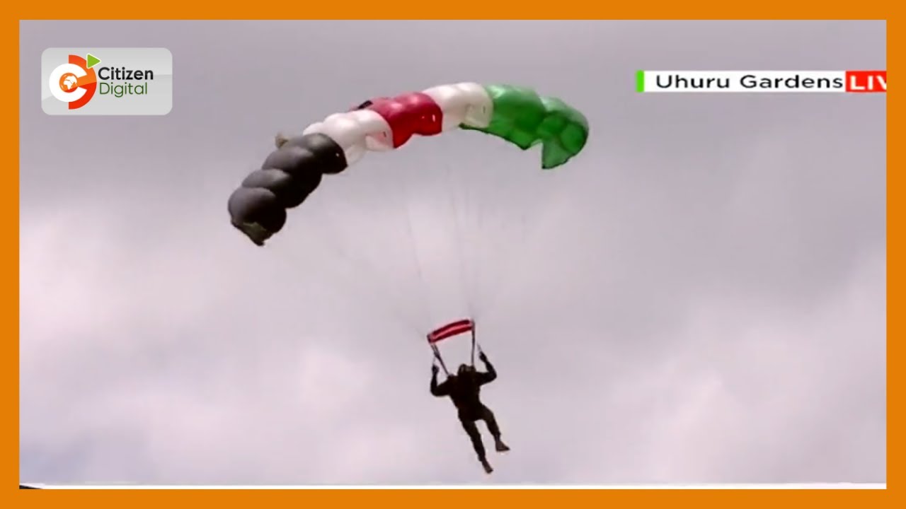 Kenya Army&rsquo;s Green Eagles paratroopers showcase their skills before President Uhuru Kenyatta