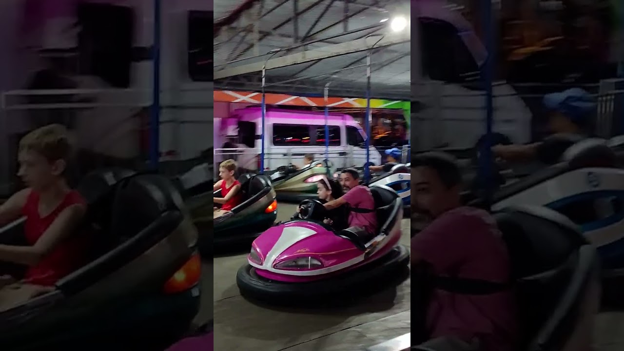  A Marina foi brincar no parque e dirigiu o carro choque 💞💞