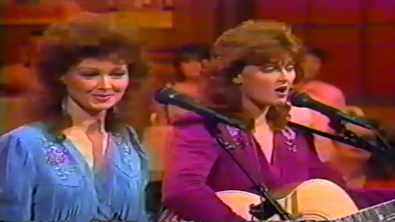 The Judds | Mama He's Crazy & Blue Nun Cafe (1984)