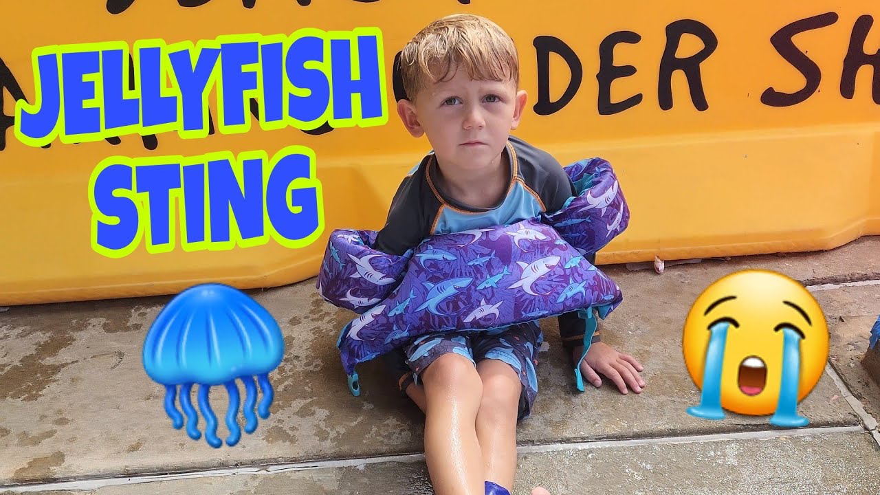 BROOKS GOT STUNG BY A JELLYFISH! 🪼😭