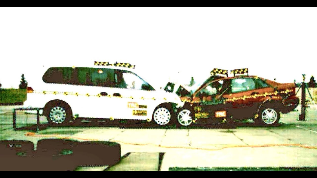 Honda Odyssey vs. Ford Focus in Frontal Crash Test