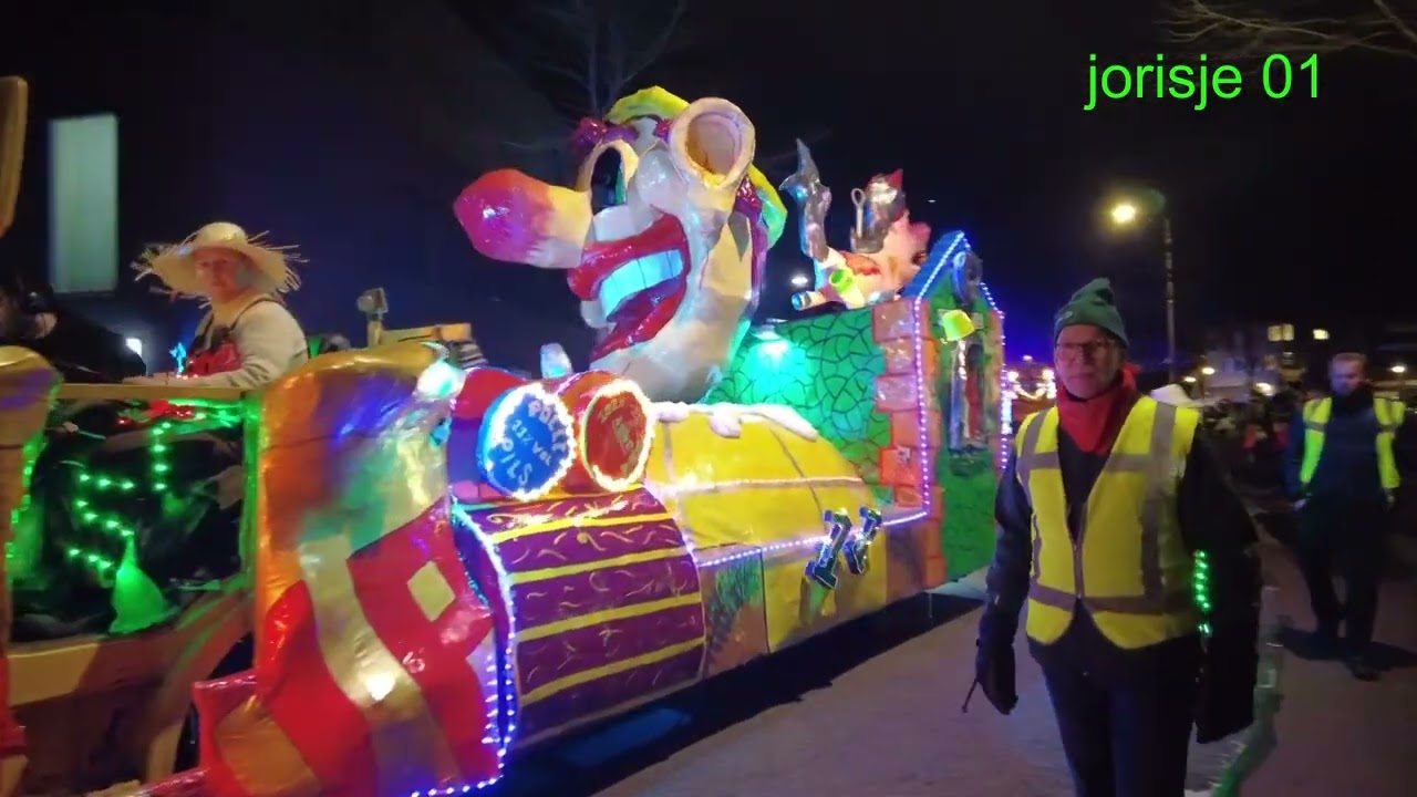 De gehele verlichte carnavalsoptocht in EIBERGEN 2025