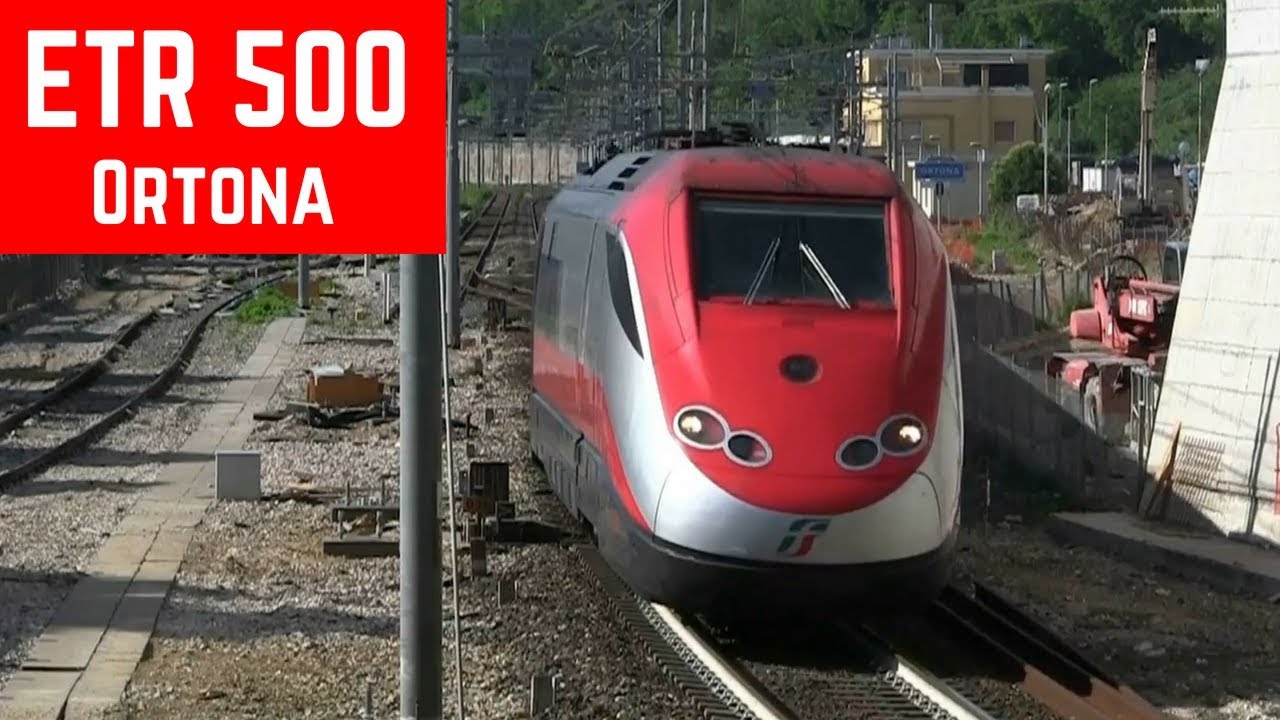 ETR 500 in corsa nei pressi della stazione di Ortona