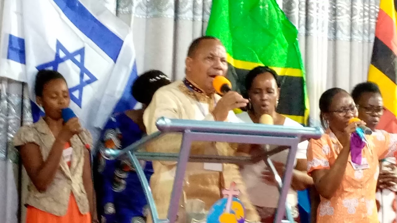 Tunakuinua by Bishop James Chigodi