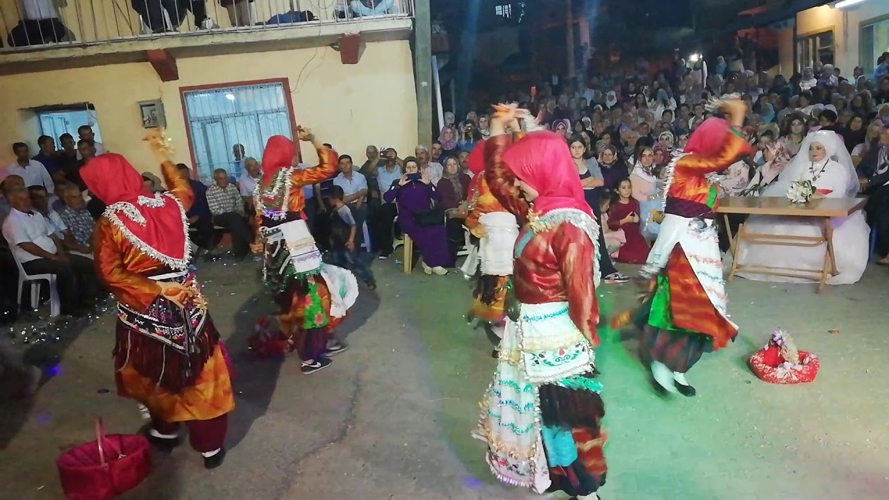 DEMİRCİ'NİN ÇANAKÇI KÖYÜNDE DERYA ABDULLAH ÇİFTİNİN DÜĞÜN TÖRENİ..