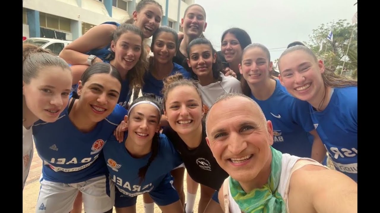 אקדמיה לכדורסל בנות 2021/2022 - MORE THAN BASKETBALL