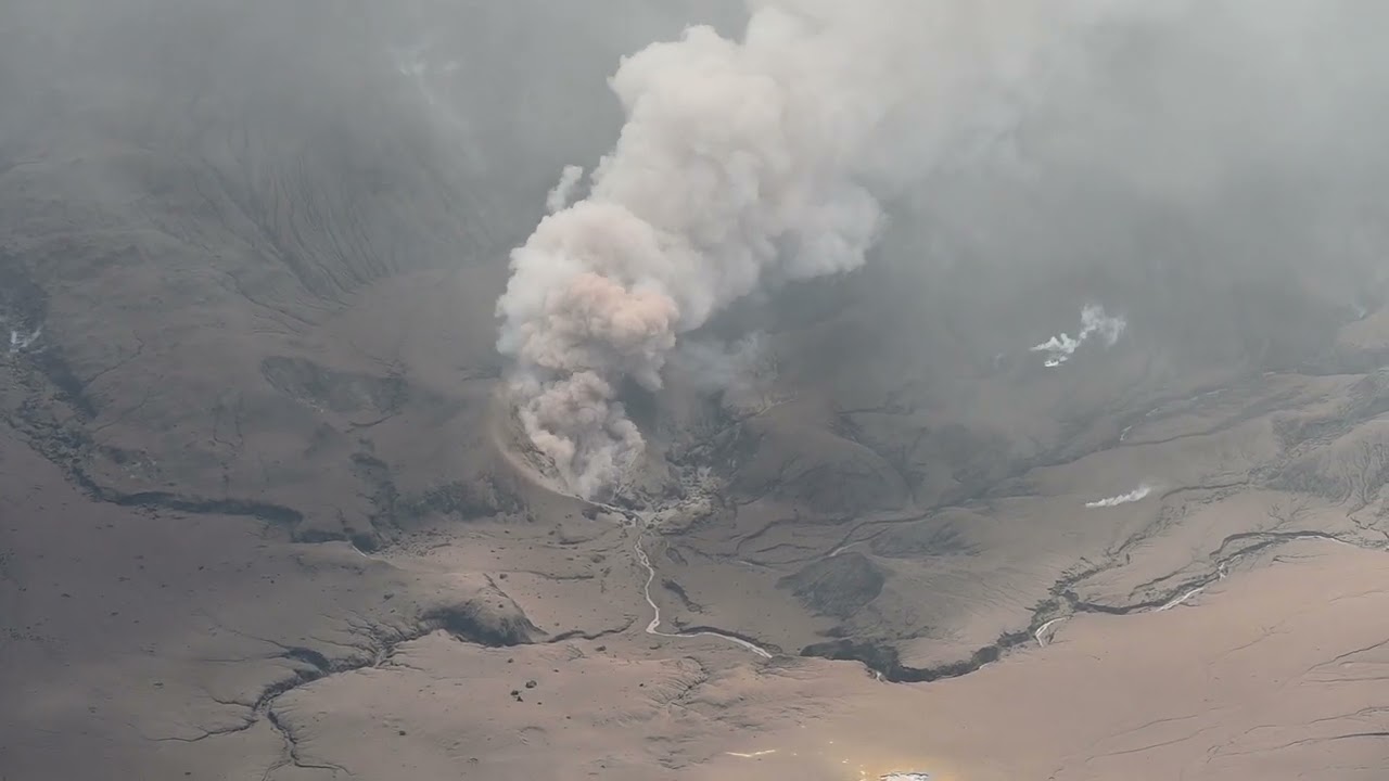 Observation flight of Whakaari/White Island taken on 3 Nov 2025