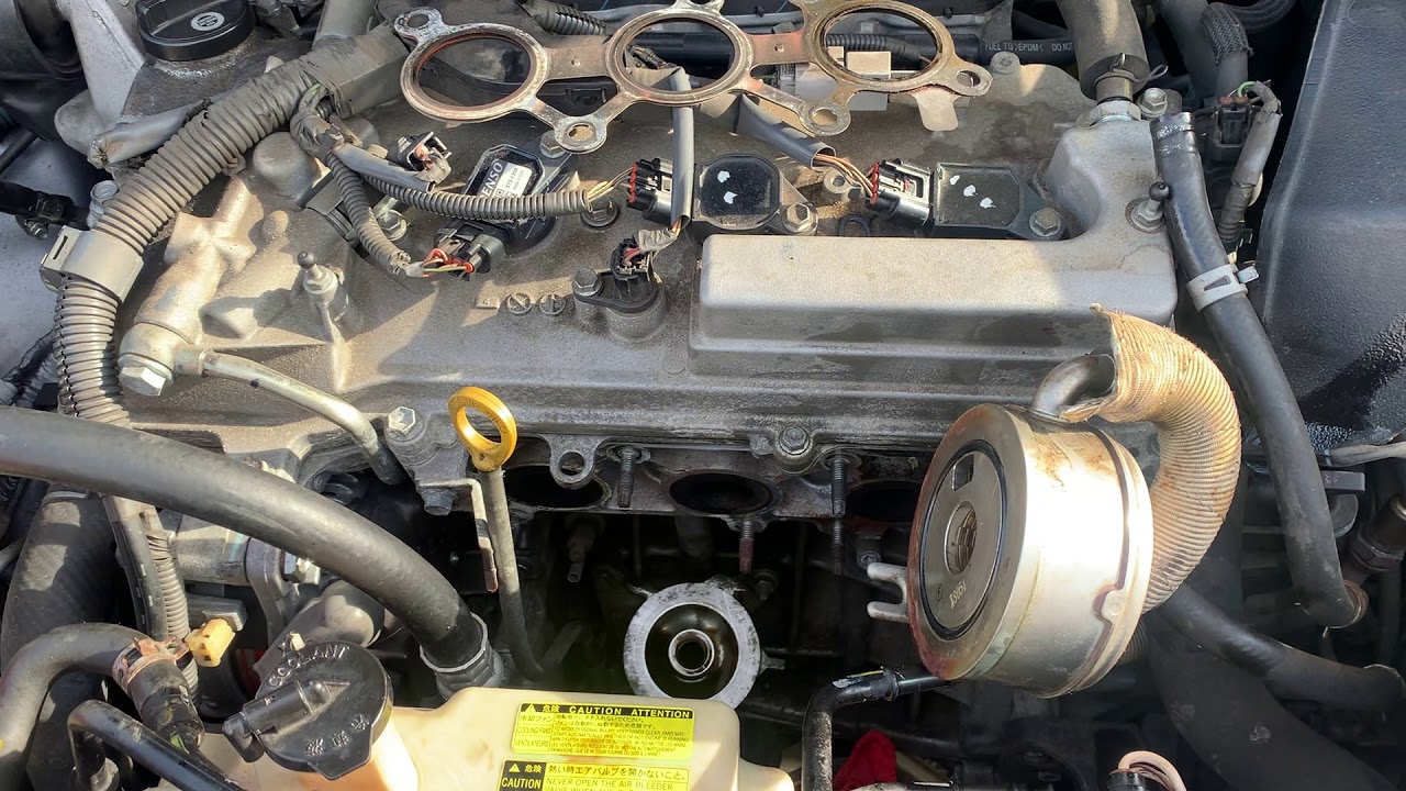 Cambiando el Engine Oil cooler seal de una 2007 Toyota Sienna 3.5 L.
