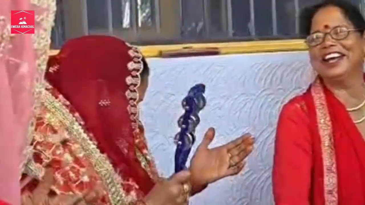 ज्वालाजी के समीप दरंग बरेटी गाँव में भजन कीर्तन का आन्नद लेती महिलाऐं  🌹