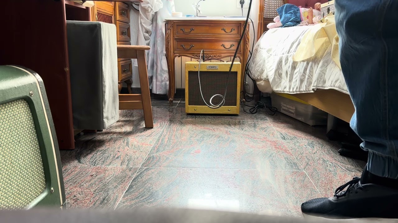 Micrófono Astatic, JT-30, del 1980, y con un elemento CR del 1955 en venta ￼