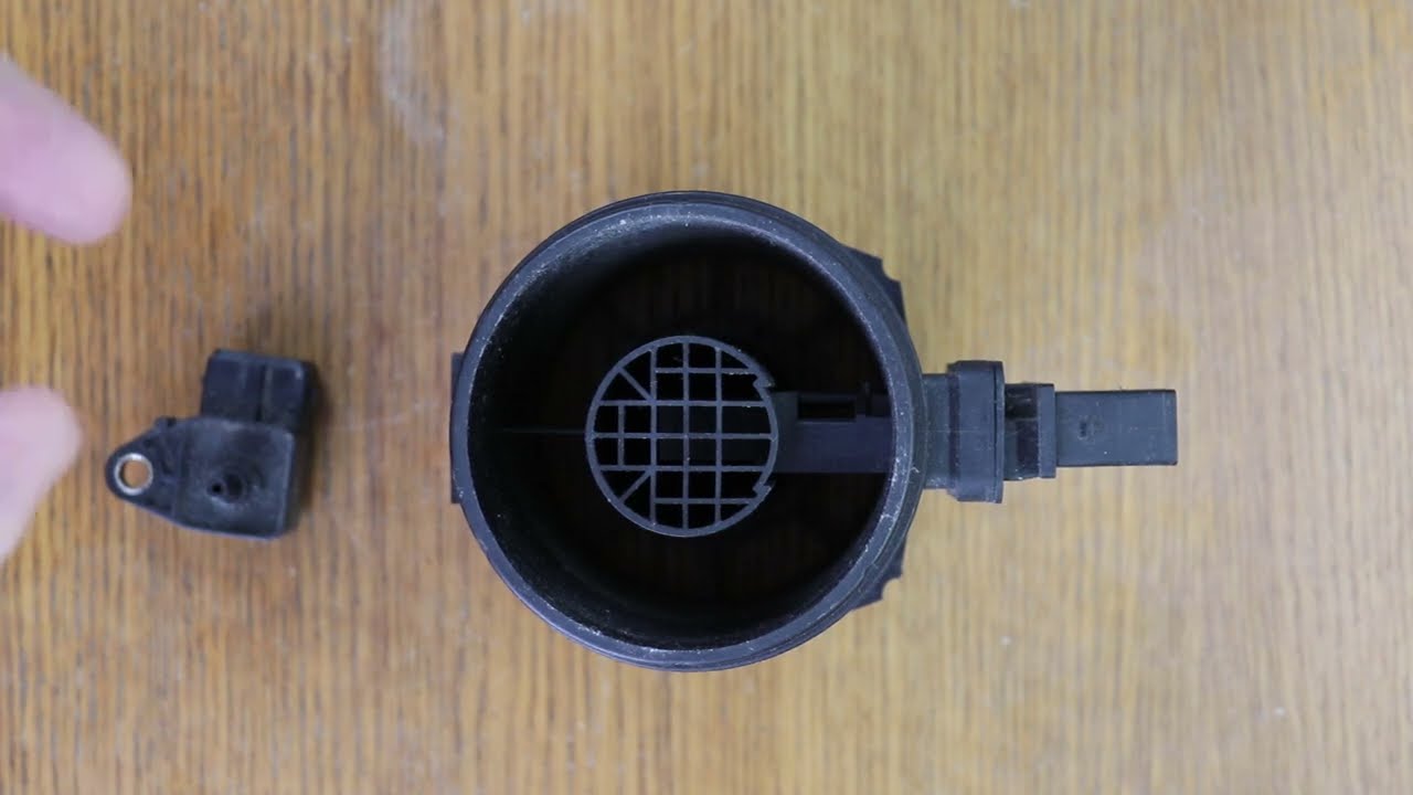 Sale HUMO negro por el escape, pero al DESCONECTAR el sensor MAF( caudalímetro), ya no sale HUMO