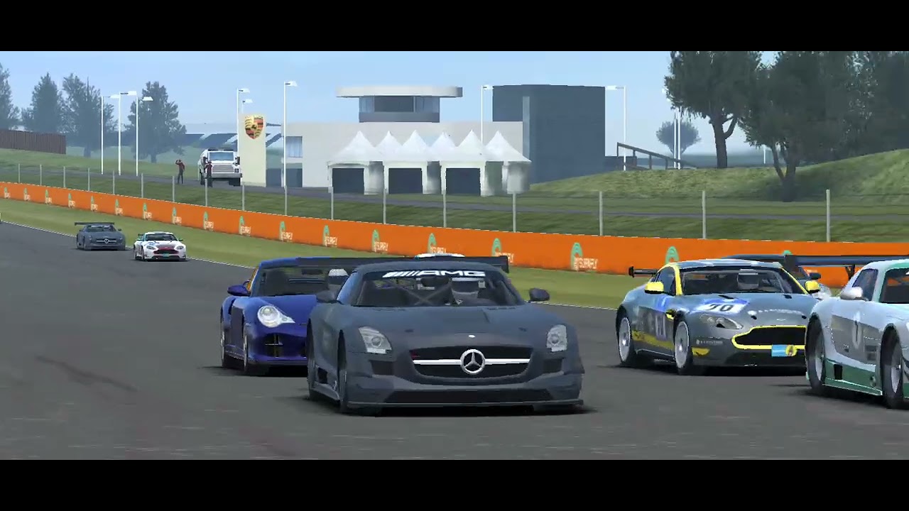 Real Racing 3 - Silverstone - Aston Martin Vantage N430