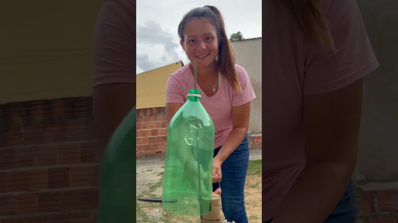 Herramienta casera para sacar tiras de hilo de botellas