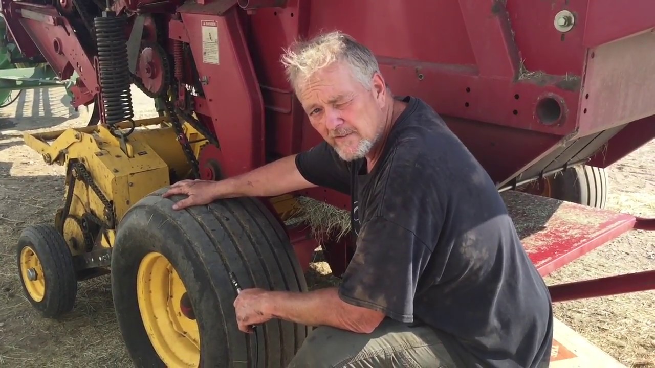 Scott Preps the New Holland BR7070 Round Baler + Grease Guns That Work