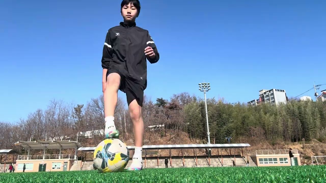 오른발 킥 50개 (누적 150개)