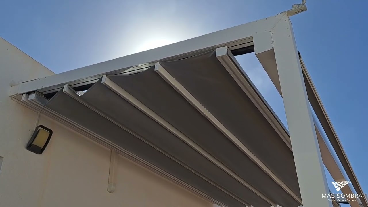 Pergola lona tensada de Massombra