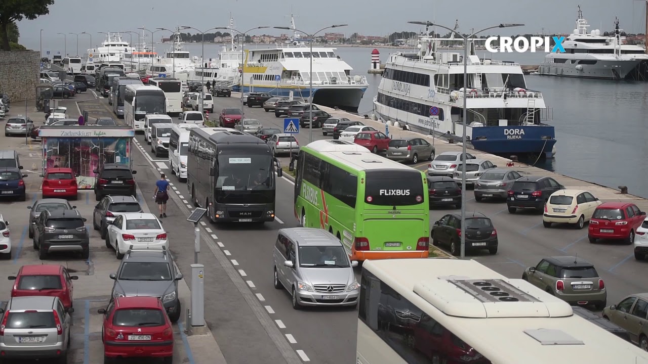 Stotinjak autobusa i kombi vozila na prosvjedu prijevoznika Zadarske županije