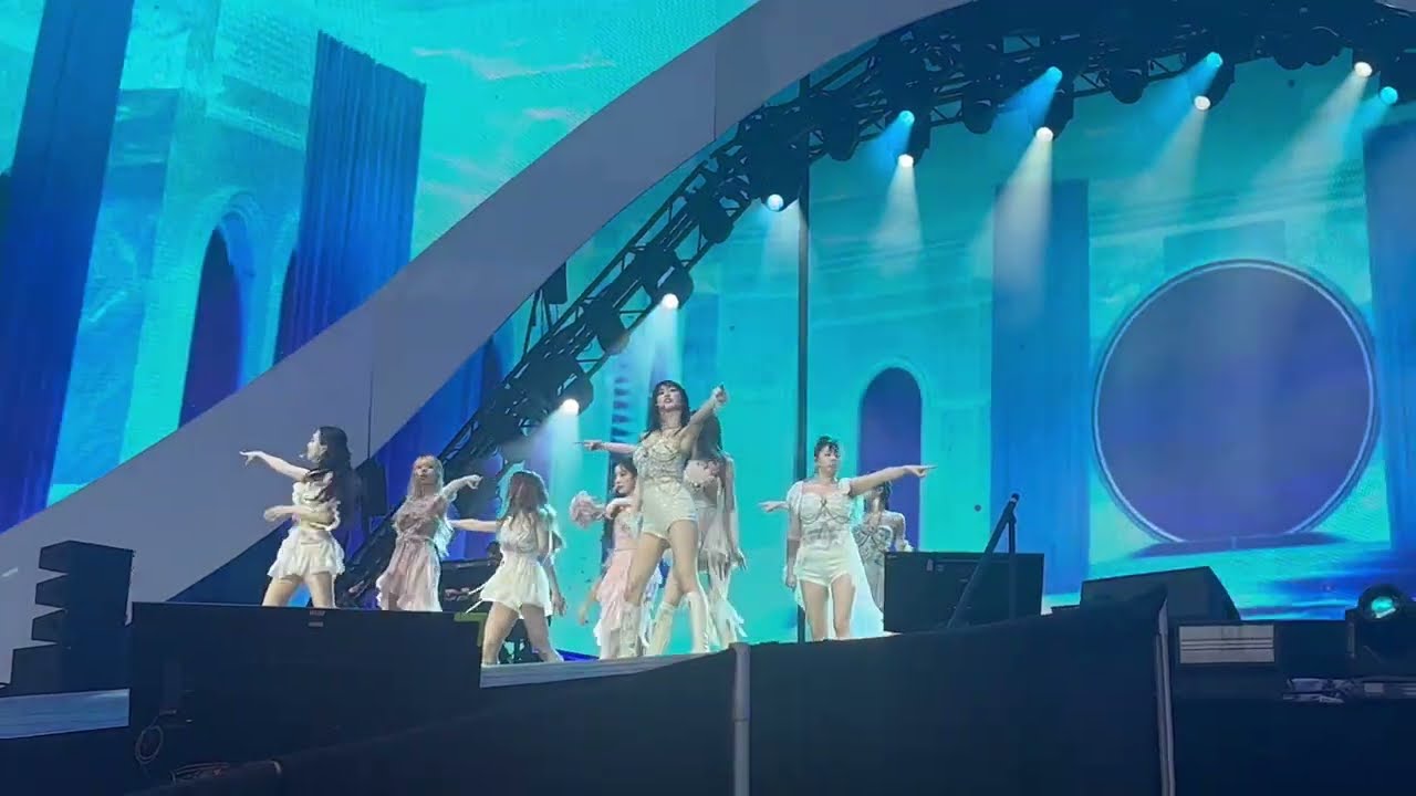 TWICE  - Feel Special - Atlanta Truist Park 230709