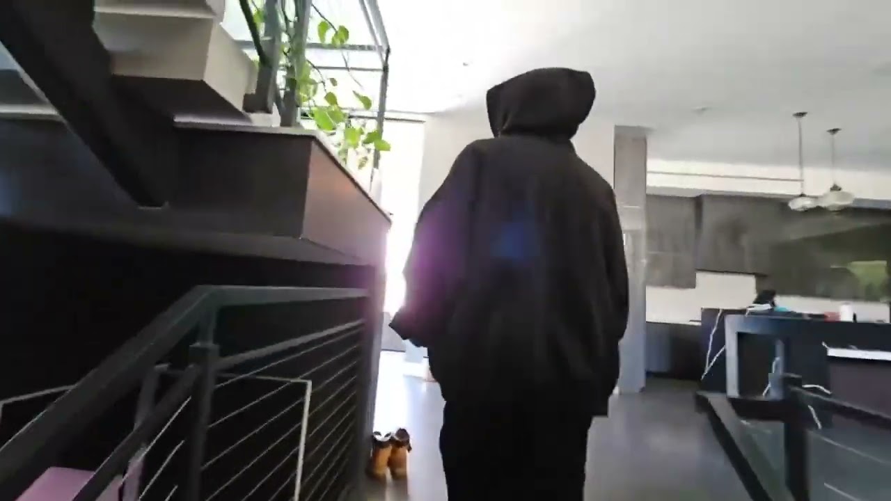 FaZe Kaysan Gets Revenge on PlaqueBoyMax: Destroys Room & Throws Streaming PC in Pool!