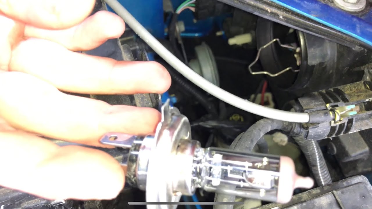 How to replace Headlamp bulb Vehicle lights changing headlights Dacia Sandero Stepway Essential DIY