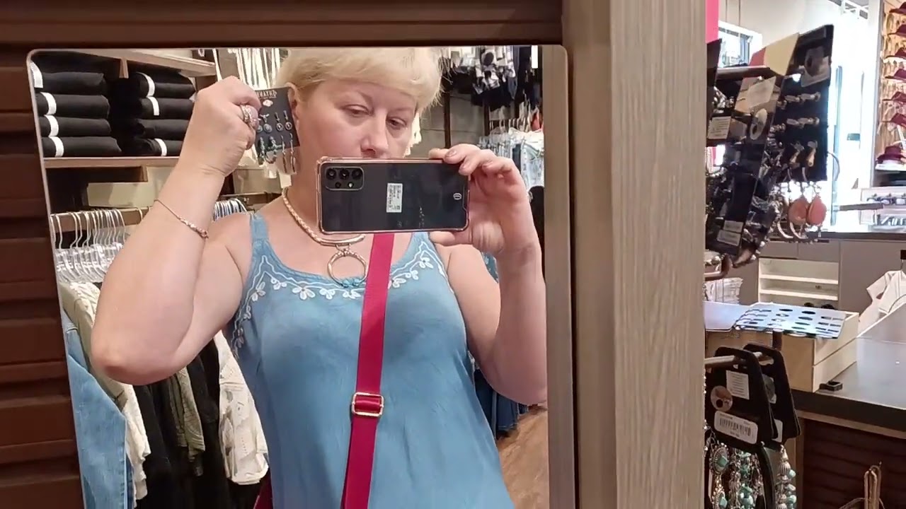 I choose jewelry. Сложный выбор: какие серьги  лучше?