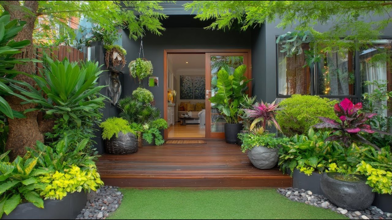 Modern Yet Elegant Entryway Ideas | Small Front Yard Garden with Simple Gates